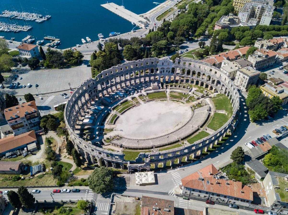 Quirky Apartment Arena With Parking Пула Экстерьер фото